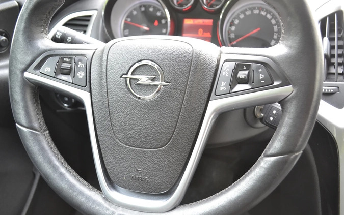 Opel Astra cena 32900 przebieg: 135000, rok produkcji 2014 z Radom małe 704